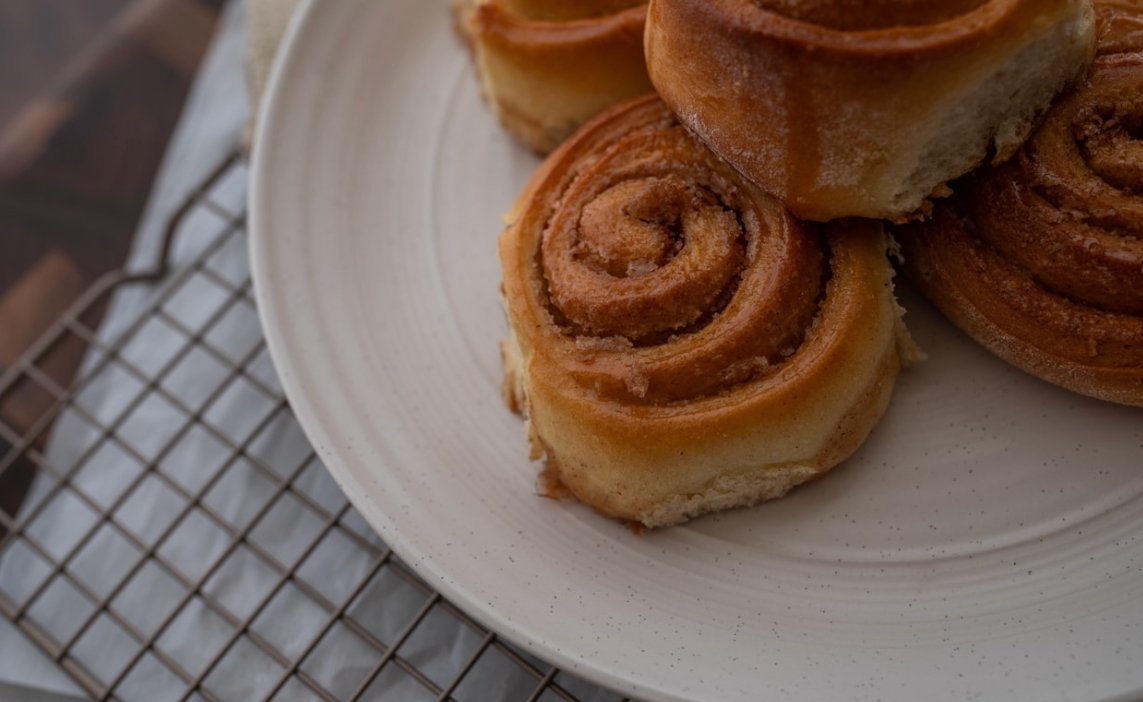 Cinnamon buns - mini - 6 pack OR 12 pack - Oonnie - Bon Ton Bakery